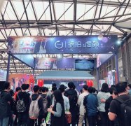 或是粘着各cor大神要求合影